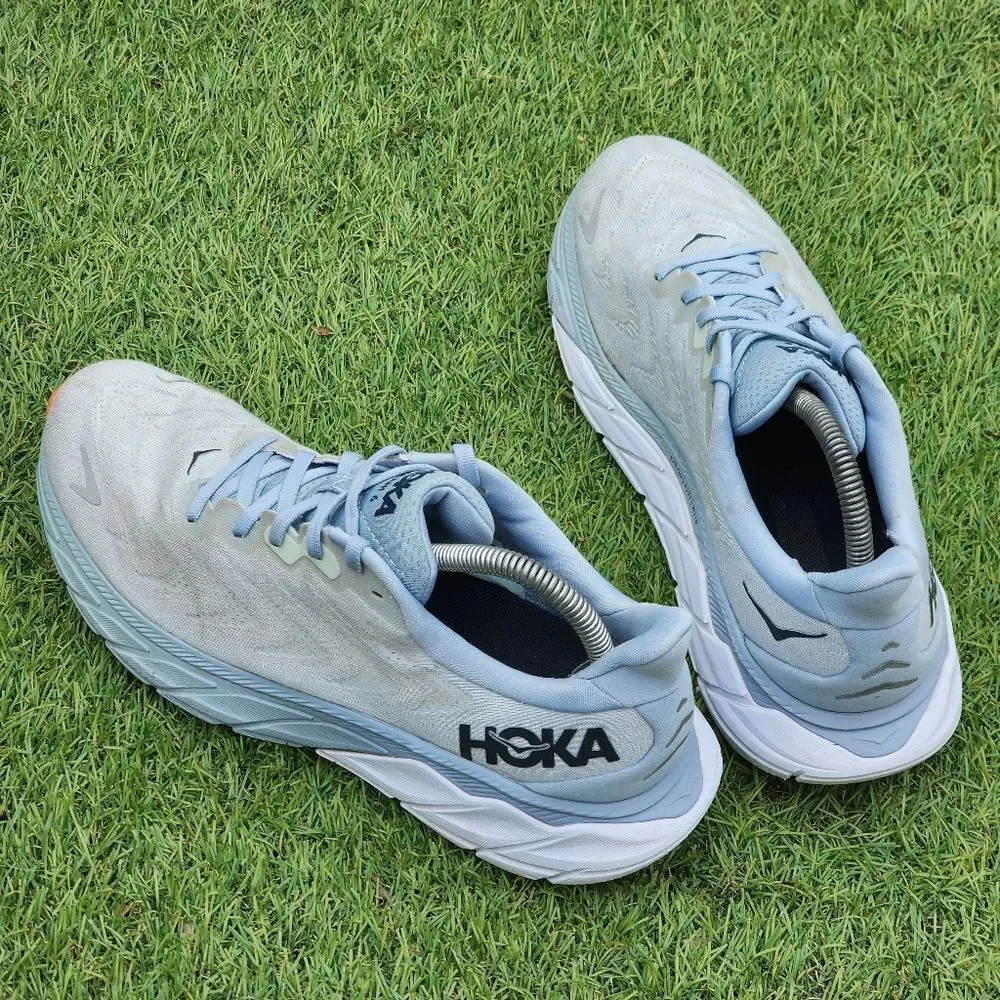HOKA ARAHI 6 - Womens Sneakers - SIZE 10B - Please See Pictures